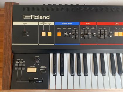 Roland-Juno 6